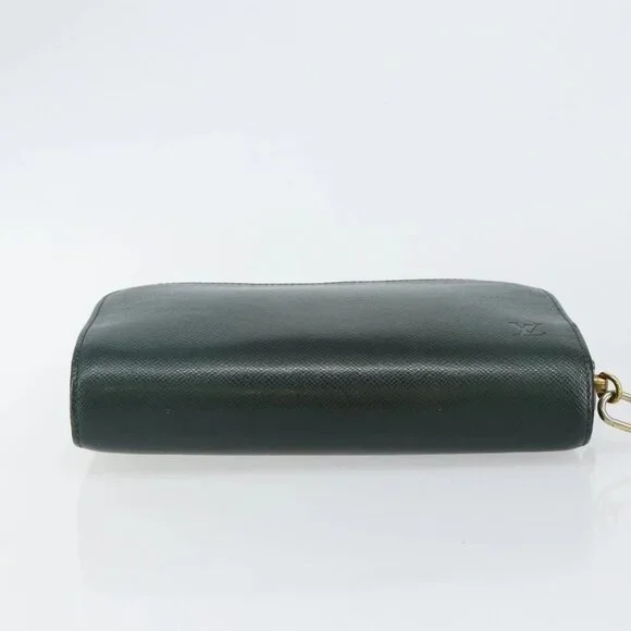 LOUIS VUITTON Taiga Baikal Clutch Bag Epicea - Picture 4 of 14